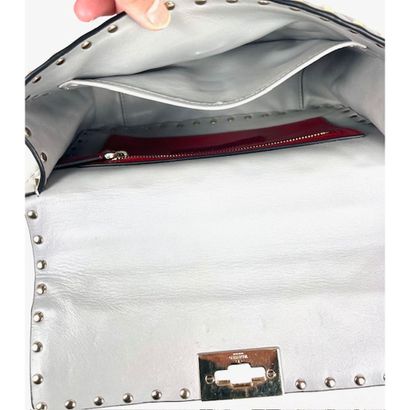VALENTINO. Sac Rockstud Spike en nappa gris...