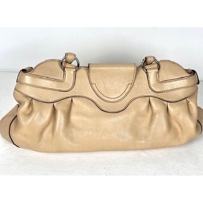 FERRAGAMO. Sac en cuir grainé beige. 2 anses...