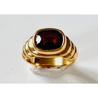 BAGUE en or jaune 750°/°° godronné serti...