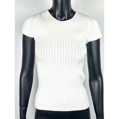 MAJE. Pull manches courtes en coton blanc...