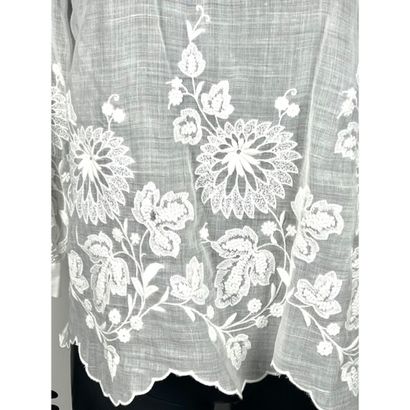 Vanessa BRUNO. Blouse en voile de ramie blanc....