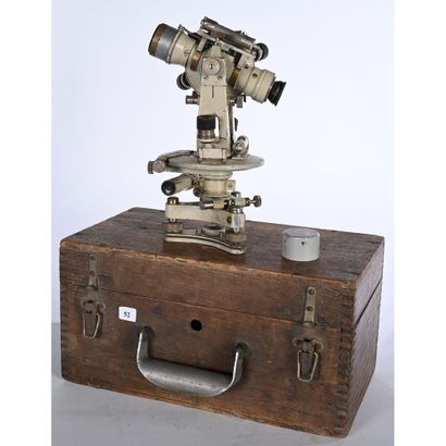 THEODOLITE de la Maison MORIN, rue Dulong...