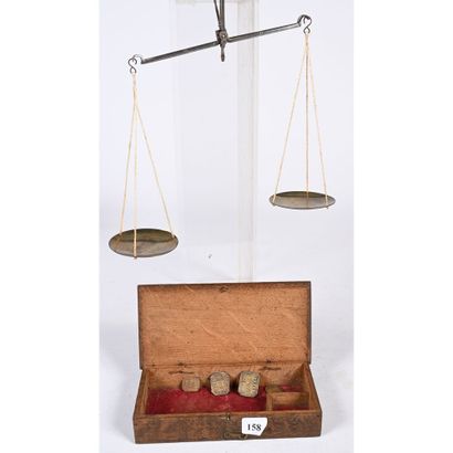 PETITE BALANCE de changeur pour peser l’or....