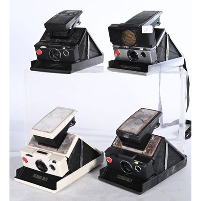 POLAROÏD SX70 Sonar. On y joint 3 Polaroïd...
