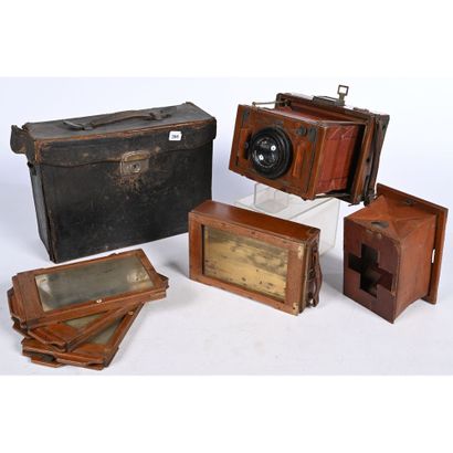 CHAMBRE photographique avec plaques et divers...