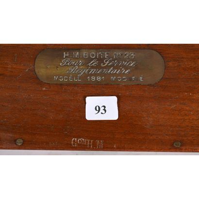 COFFRET DE CHIRURGIEN militaire modèle 1881....