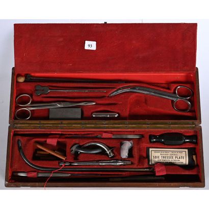 COFFRET DE CHIRURGIEN militaire modèle 1881....