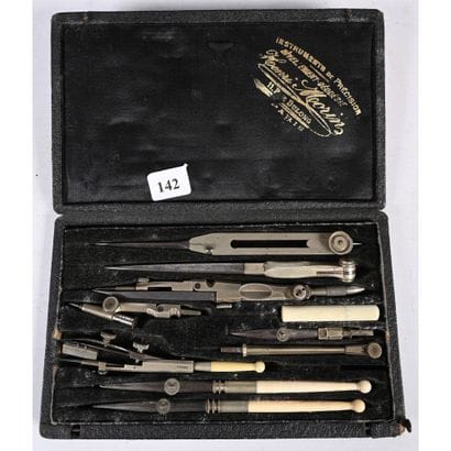MORIN, rue Dulong à PARIS. ETUI d’instruments...