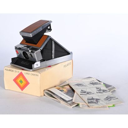 APPAREIL PHOTOS Polaroïd SX70 dans sa boîte...