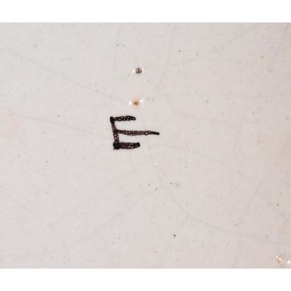PLAT en faïence dans le goût de NEVERS à...