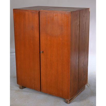 BUREAU CABINE dite «Magic Box» en bois précieux...