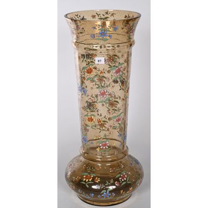 LARGE 1900 VASE in light amber glass with...