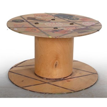 PETITE TABLE BASSE ou BOUT DE CANAPÉ pris...