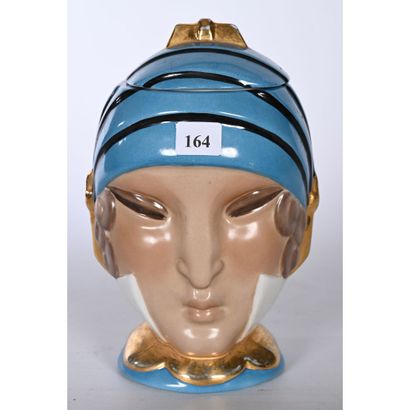 ROBJ Paris. BOITE couverte en porcelaine...
