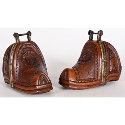 PAIRE D’ETRIERS D’APPARAT de cavalier Godechot...