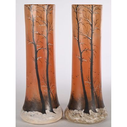 LEGRAS. PAIRE DE VASES en verre émaillé à...