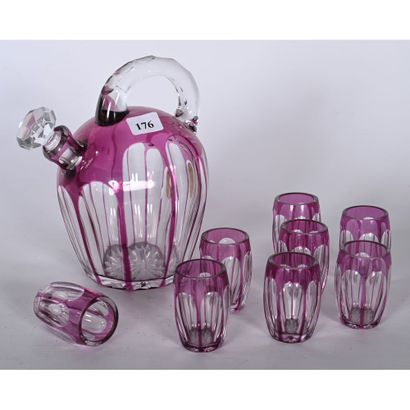CARAFON with handle and 8 small goblet glasses...