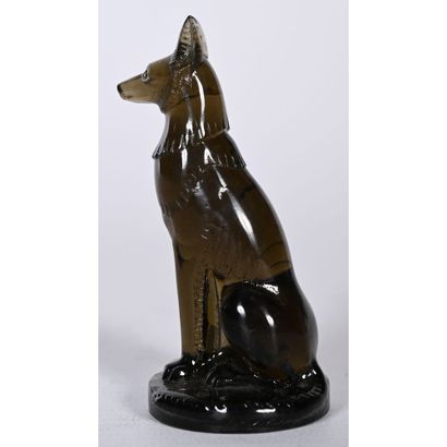 R. LALIQUE. Glass SUE representing an Egyptian...
