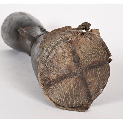 TAMBOUR SABLIER KUNDU. Sepik. H.67.