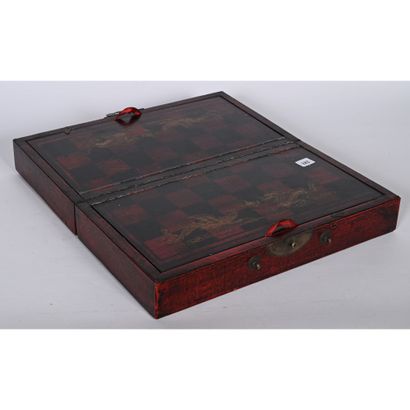 LITTLE portable CHESS GAME in lacquered wood....