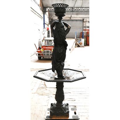 IMPORTANT FOUNTAIN in black and grey lacquered...