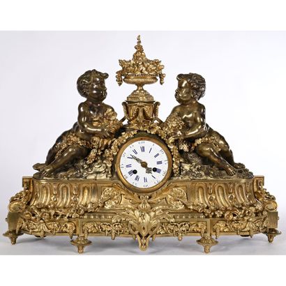 NAPOLEON III HANGER in gilded patina bronze...