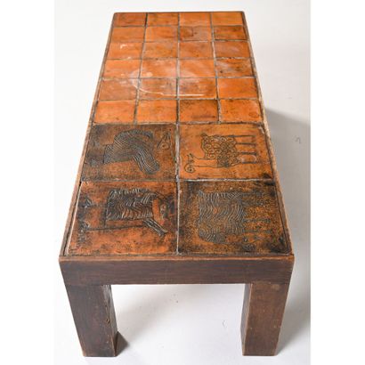 BLIN Jacques. TABLE BASSE à carreaux en céramique...