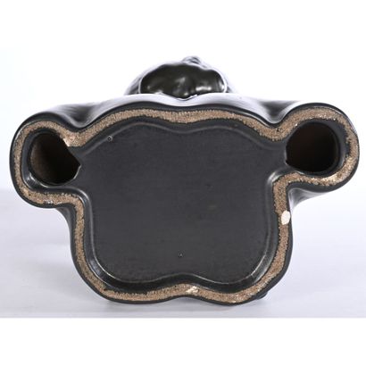 BUSTE de femme noire en céramique émaillée....