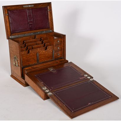 ORIGINAL TRAVEL WRITER BOX in oak. The top...
