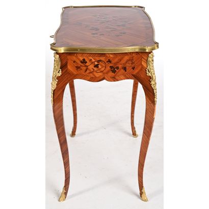 J. DUBOIS. BUREAU DE DAME à plateau coulissant...