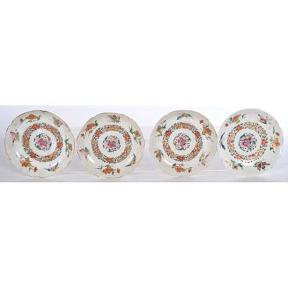 4 BOWLS and 4 SOUCOUPES in CHINA ROSE Family...