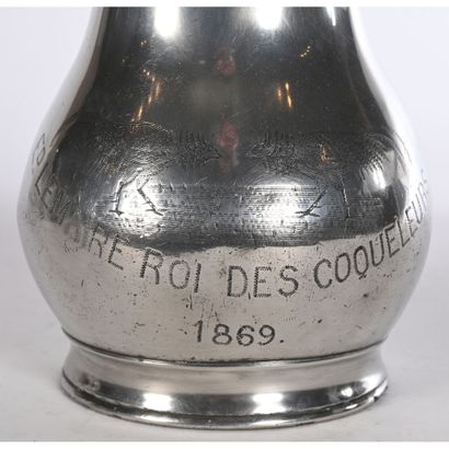 PICHET en étain gravé pour les combats de...