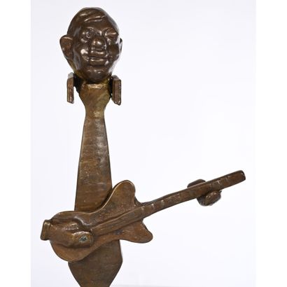 SET OF 6 MUSICIANS in bronze depicting the...