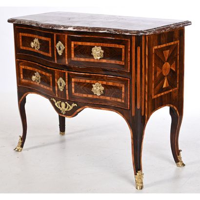 MONDON François. (Attribué à). PETITE COMMODE...