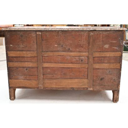 COMMODE RÉGENCE à façade cintrée en placage...