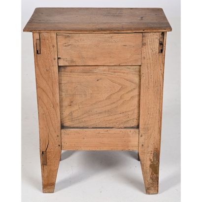 PETITE COMMODE D’ENFANT en chêne à 3 tiroirs....