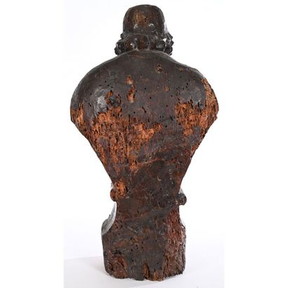 BOIS sculpté représentant un buste d’homme...