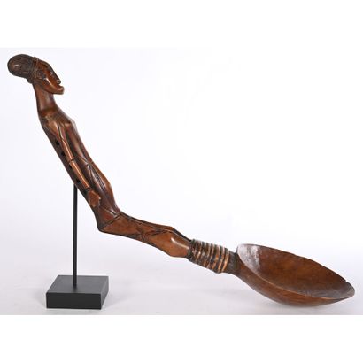 CUILLERE à figuration anthropomorphe en bois...