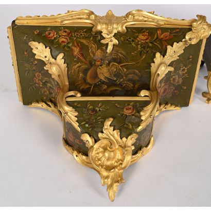 CARTEL LOUIS XV et son cul de lampe en vernis...