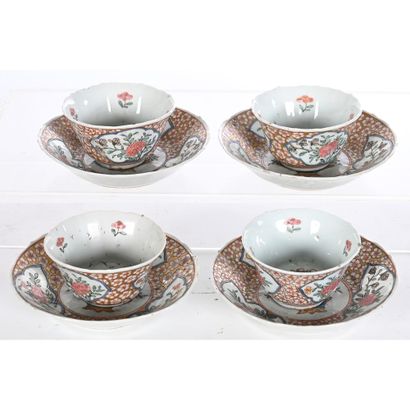 4 BOWLS and their saucer in CHINA porcelain...