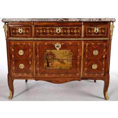 IMPORTANT TRANSITION COMMODE with central...