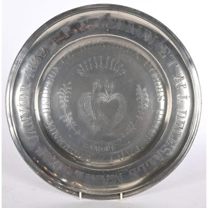 LILLE. PLAT de mariage en étain de LEFEVRE...