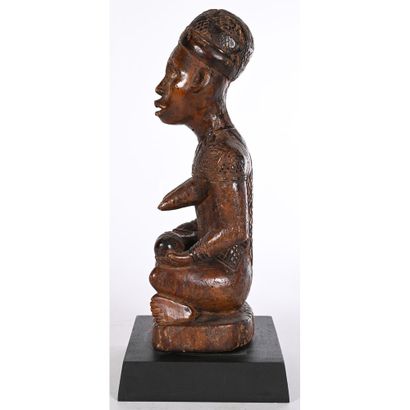 MATERNITÉ en bois et verre. Kongo, Gabon....