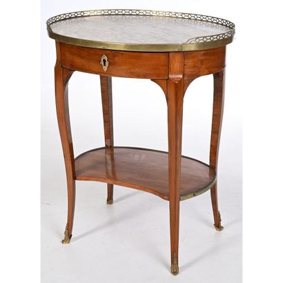 TABLE DE SALON TRANSITION de forme tambour...