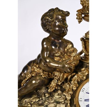 NAPOLEON III HANGER in gilded patina bronze...