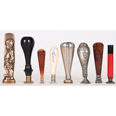 COLLECTION OF 8 CACHETS in silver-plated...