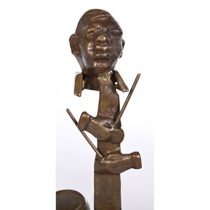 SET OF 6 MUSICIANS in bronze depicting the...