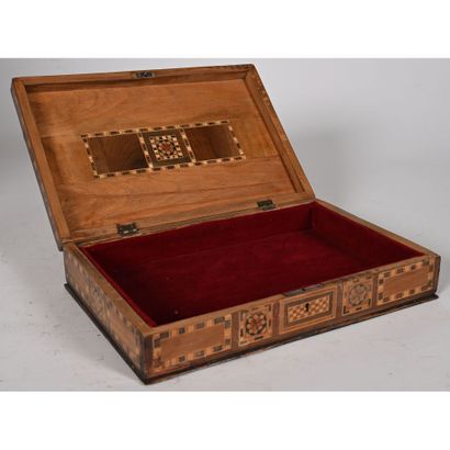 COFFRET with slightly curved front in precious...
