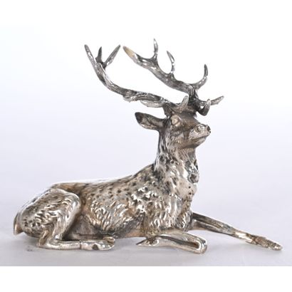 CERF couché en argent massif poinçonné Minerve....
