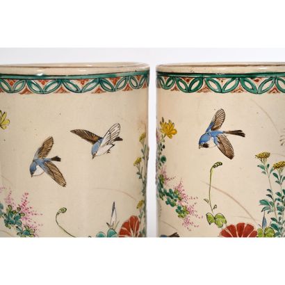 JAPAN. Pair of scroll vases with polychrome...